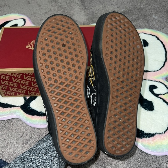 Vans - Picture 5 of 6